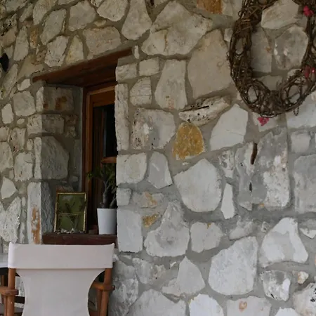 Filoxenia - The Place Of Experience Pensjonat Himara